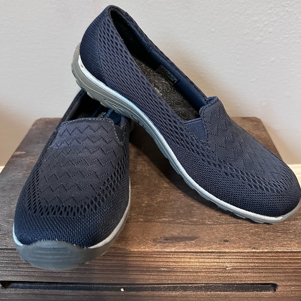 Sketchers Navy Blue Slip on sneakers worn once
